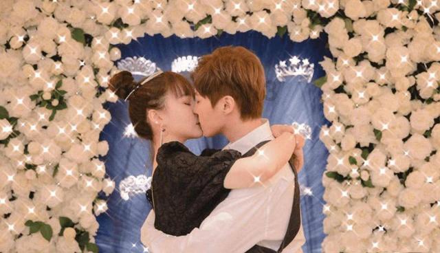 35岁的女人,她虽然没钱。但是身材苗条爱打扮,为什么追她的男人还是很多的?-分享生活、交流经验的红迪网平台